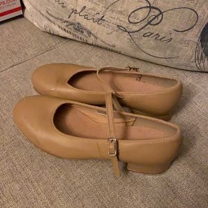 🎁 women’s size 7.5 tap shoes